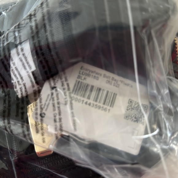 Lululemon Everywhere Fleece Belt Bag Black - Picture 10 of 13